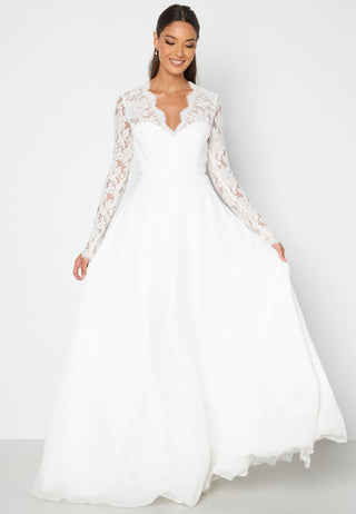 Scallop V-Neck Lace Gown