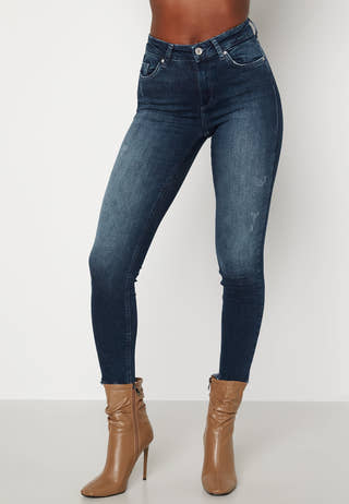 Blush Life Mid Ank Raw Jeans