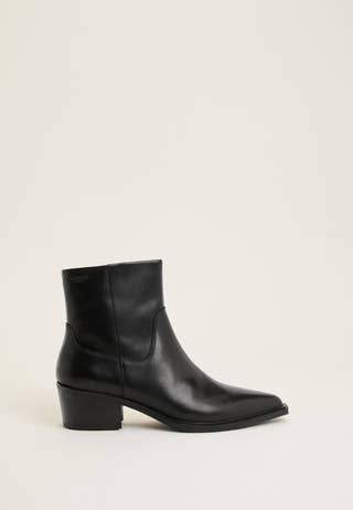 Kelsey Heel Classic Leather Boots Black