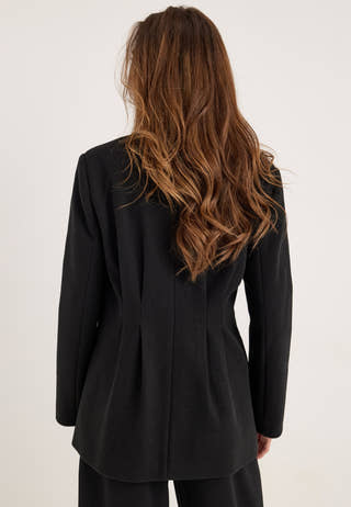 Shaped Short Coat Black