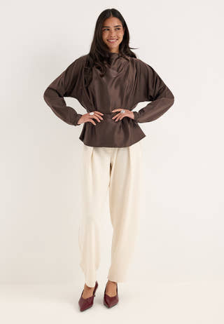 Yaspella Ls Funnel Neck Top Brown