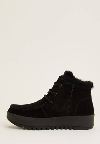 Mount Marty Moc Suede Boot Black