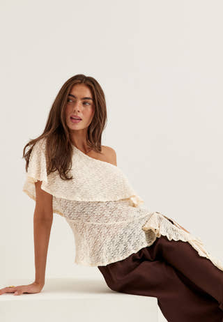 Asymmetric Frill Lace Top