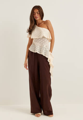 bubbleroom-asymmetric-frill-lace-top-cream_2