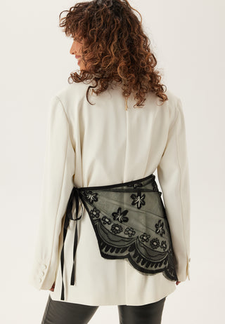 bubbleroom-atelj-remake-lace-scarf_1