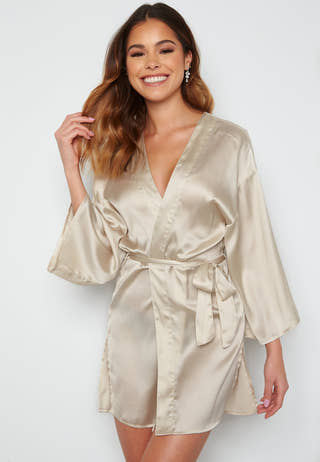 Aylin Robe