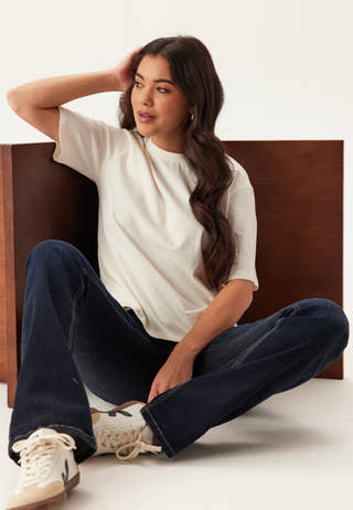 bubbleroom-boxy-tee-offwhite_3ae5ab5b-07c9-48d4-a6bd-1d48a23cea98