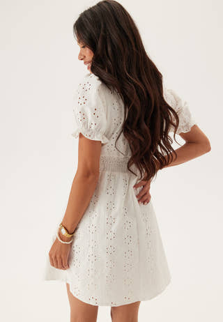 bubbleroom-broderie-anglaise-dress-white_2_537077dc-3fe4-4fa7-9fa8-51b013b2f221