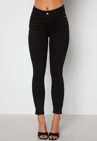 Sandy Raw Edge Jeans
