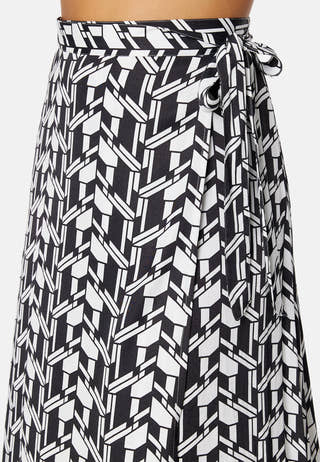 CC Wrap skirt