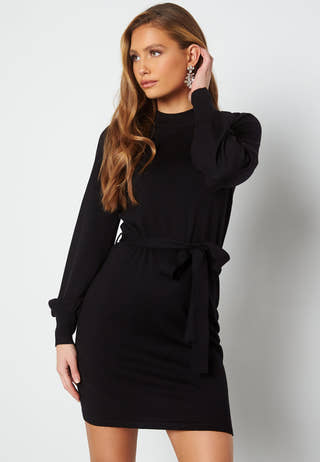 Ina fine knitted dress