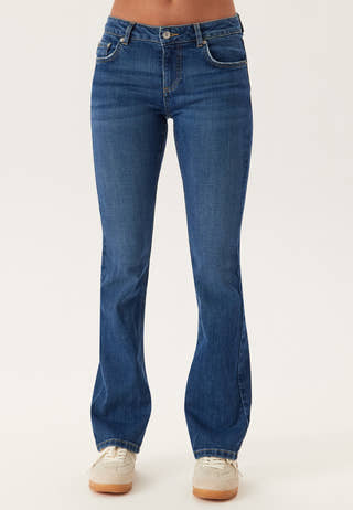 Low Embroidery Pocket Jeans