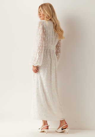 bubbleroom-occasion-embroidered-midi-dress_2_53850605-47c5-403b-8978-5b279ab25283