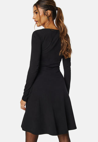 Square V-neck L/S Skater Dress
