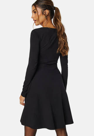 Square V-neck L/S Skater Dress