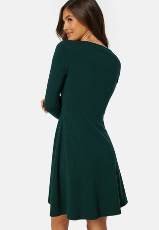 Square V-neck L/S Skater Dress
