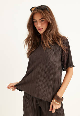 bubbleroom-short-sleeve-pleated-top_7