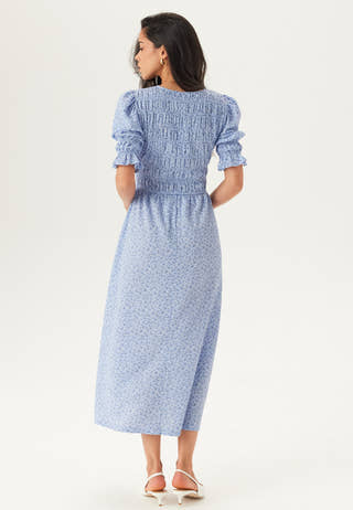 bubbleroom-short-sleeve-smock-dress-bluefloral_4_ec20e645-93cd-41fd-816b-5203c41eda1f