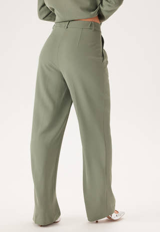 Straight Leg Pleated Suit Pants