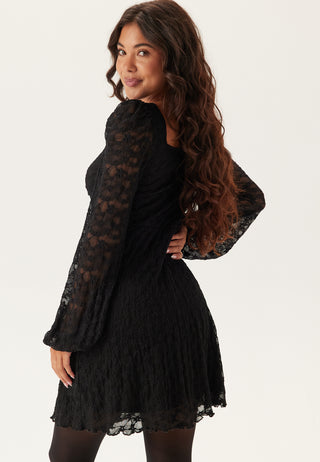 bubbleroom-sweetheart-short-lace-dress_1