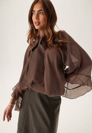 Wide Sleeve Bow Blouse