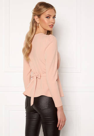 Cornelle buckle top