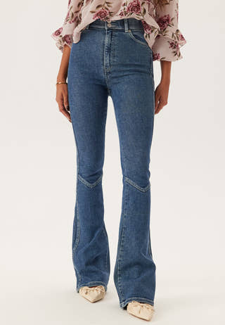 Moxy Flare V Cut