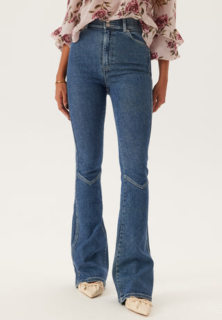 Moxy Flare V Cut