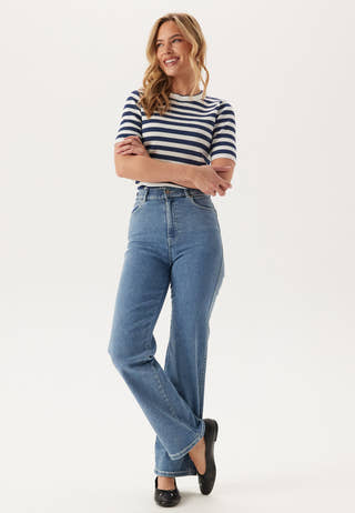 Moxy Straight