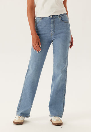 Moxy Straight