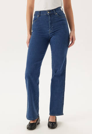 Moxy Straight