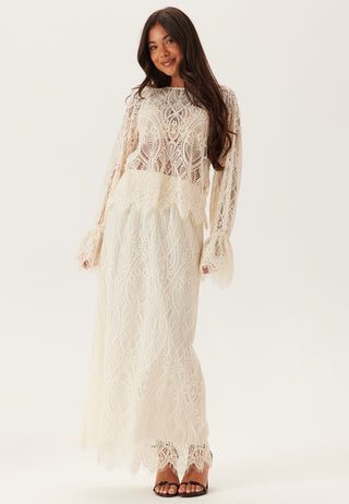 emelie-olson-x-bubbleroom-lace-bow-blouse-cream_3