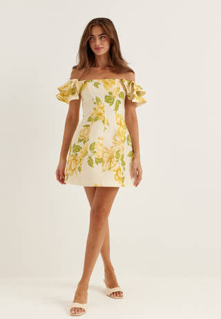 forever-new-kenzie-off-shoulder-ruffle-min-villa-floral_2