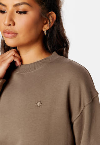 Icon Essential Sweat