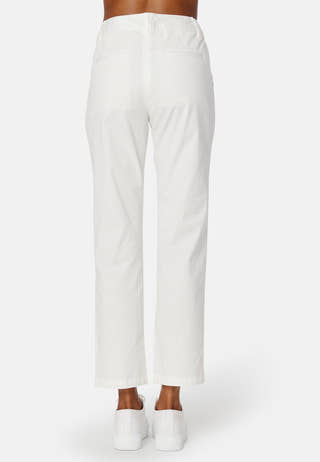 Slim Chinos