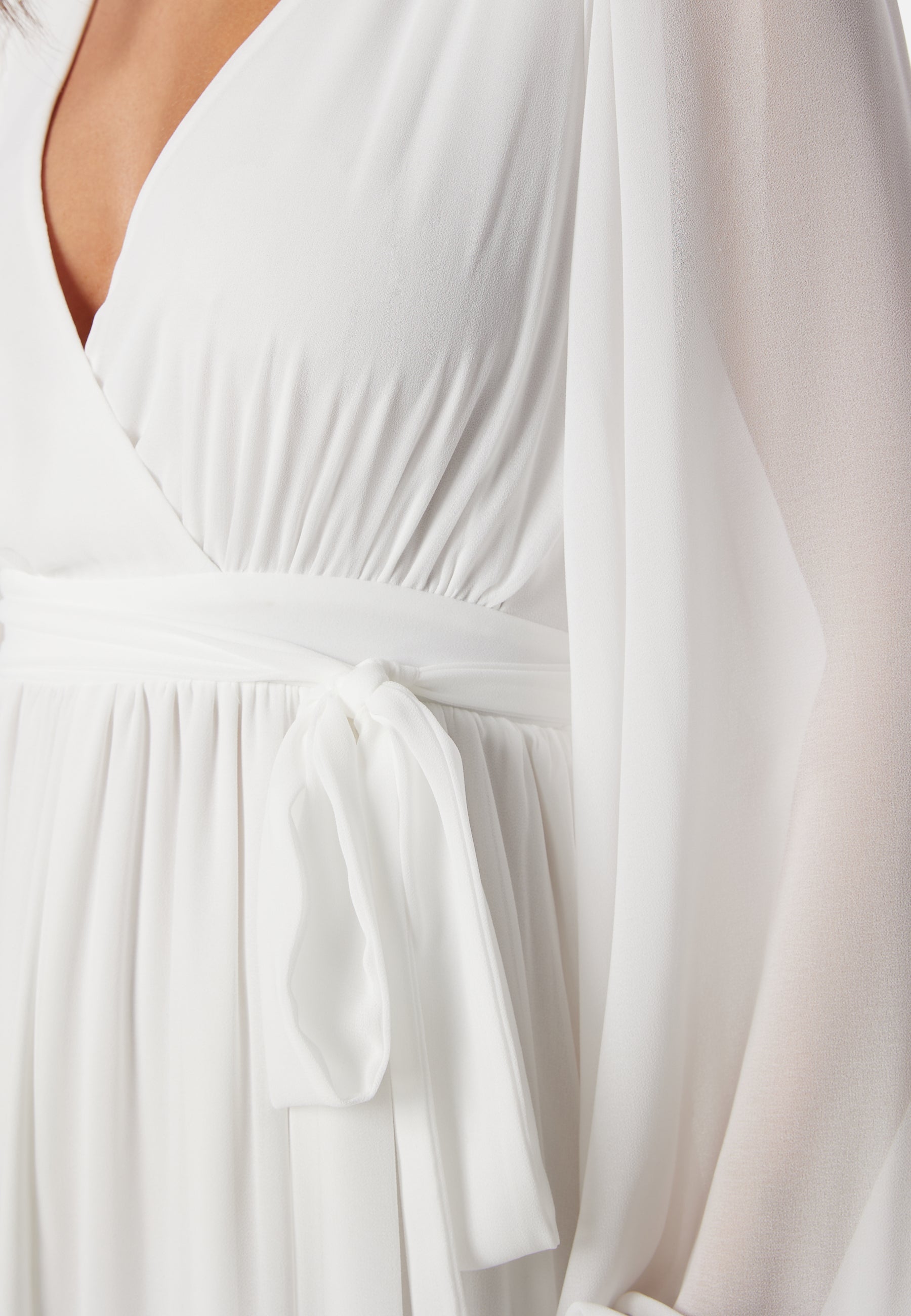 Goddiva Long Sleeve Chiffon Maxi Dress Ball gowns White Goddiva Long Sleeve Chiffon Maxi Dress Ball gowns White