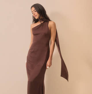 gowns_b4e0ae27-aa39-4ada-84a6-d2f5d926d796