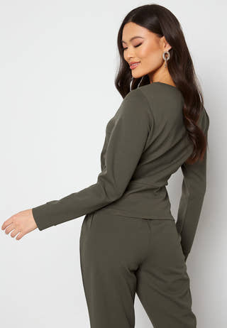 Avery cuff top