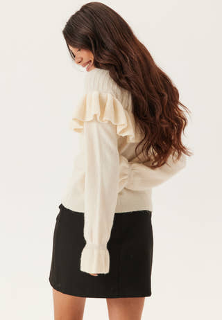 happy-holly-flounce-sweater_1