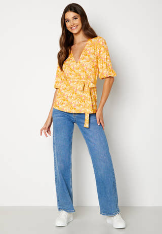 Jalona wrap top