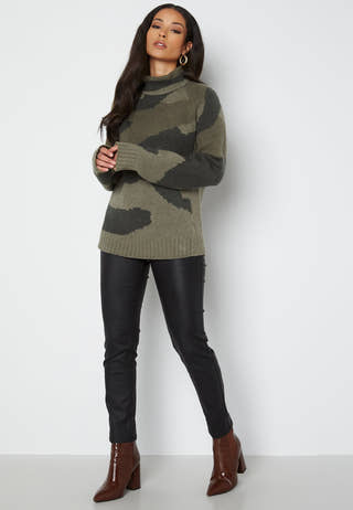 Paula camo sweater