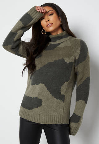 Paula camo sweater