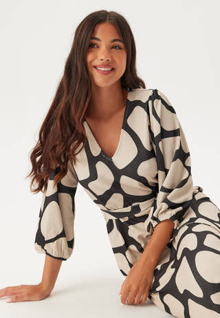 Structured Puff Sleeve Midi Dress