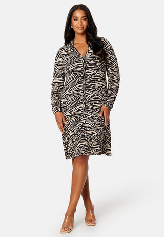 Viola button dress