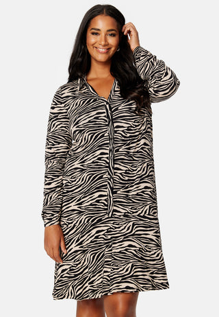 Viola button dress