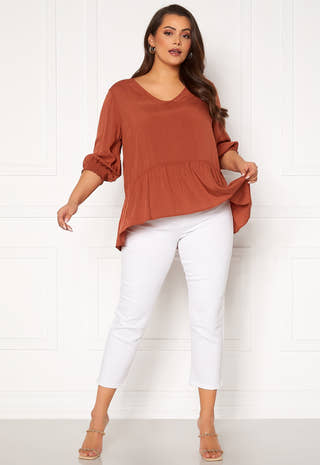 Lota 3/4 V-Neck Top