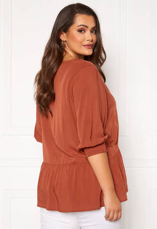Lota 3/4 V-Neck Top