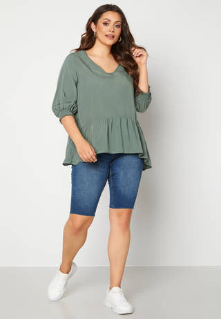 Lota 3/4 V-Neck Top