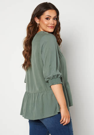 Lota 3/4 V-Neck Top