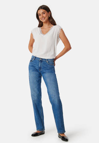 Onljasmina V-Neck Lace Top